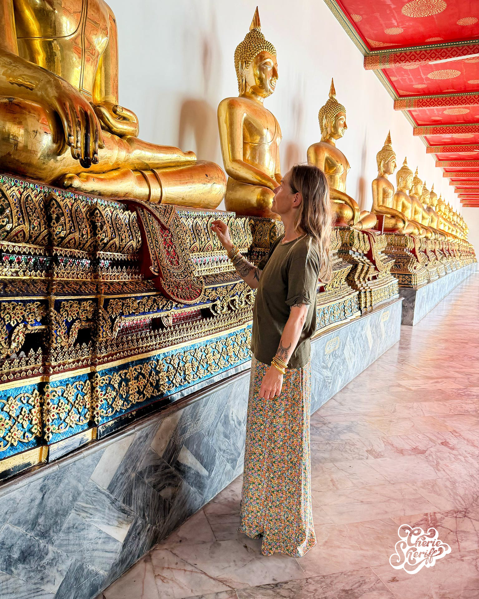 les temples de Thaïlande, statue de bouddha dorée